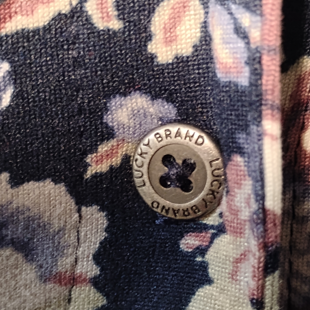 New Lucky Brand Floral Navy Blouse - Picture 3 of 7